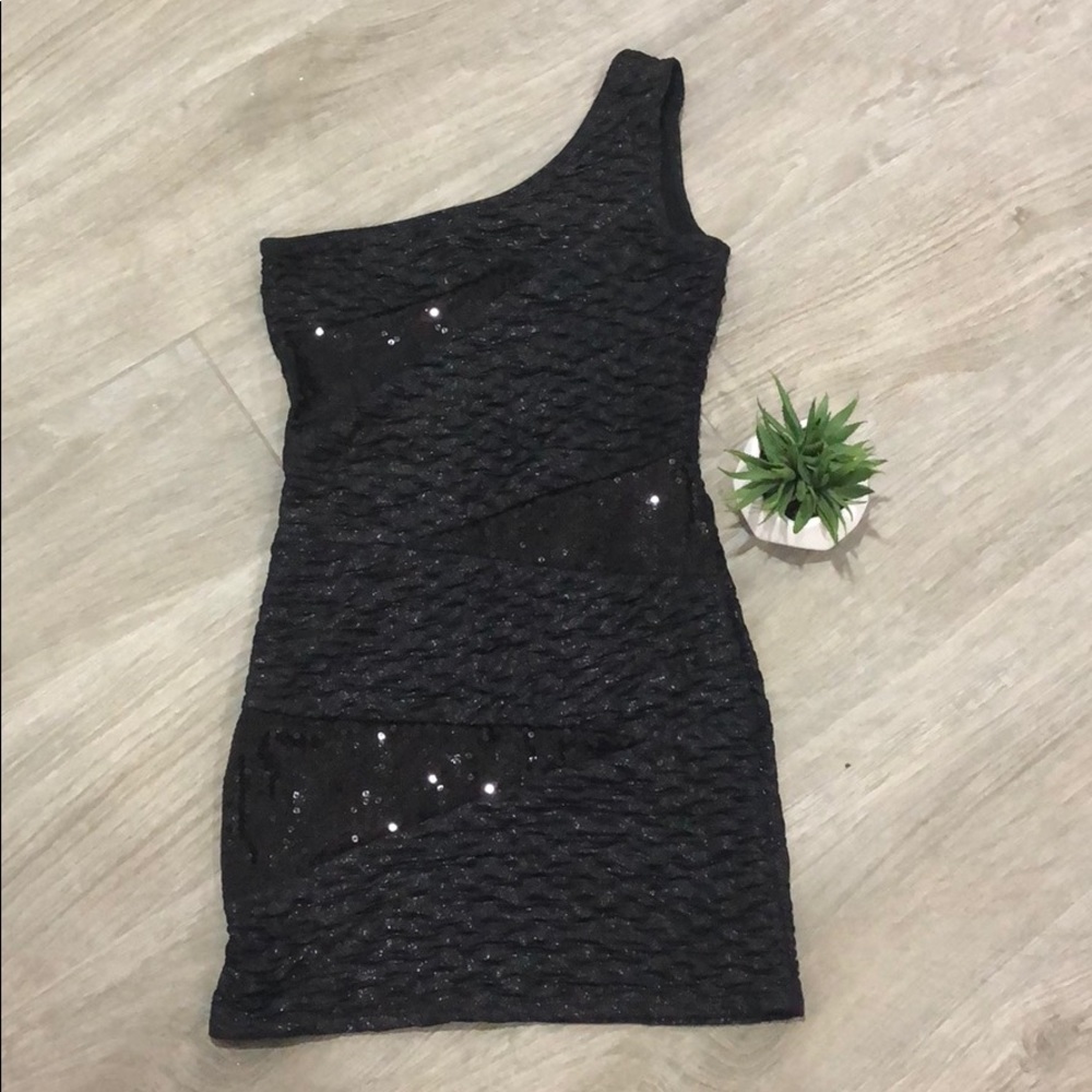 Deb one shoulder black dress M